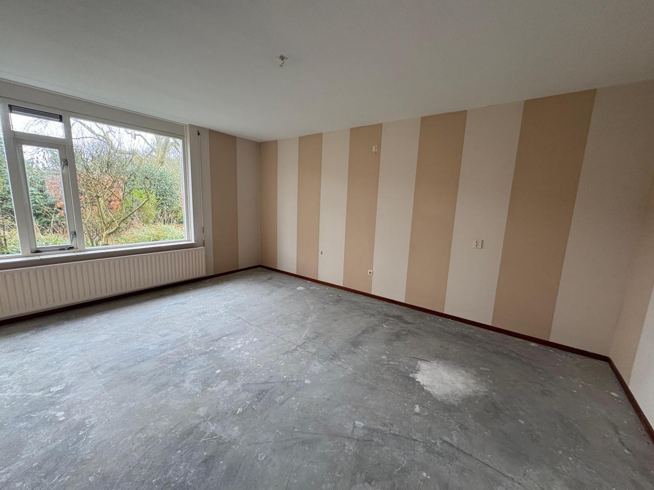 housePhoto