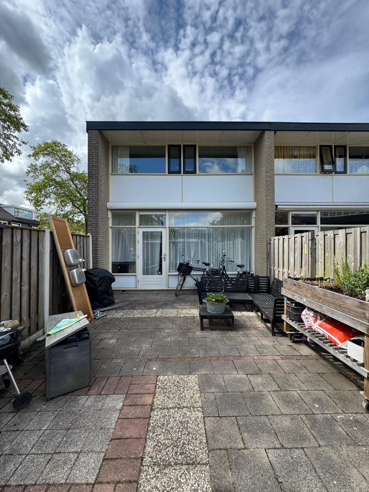 housePhoto