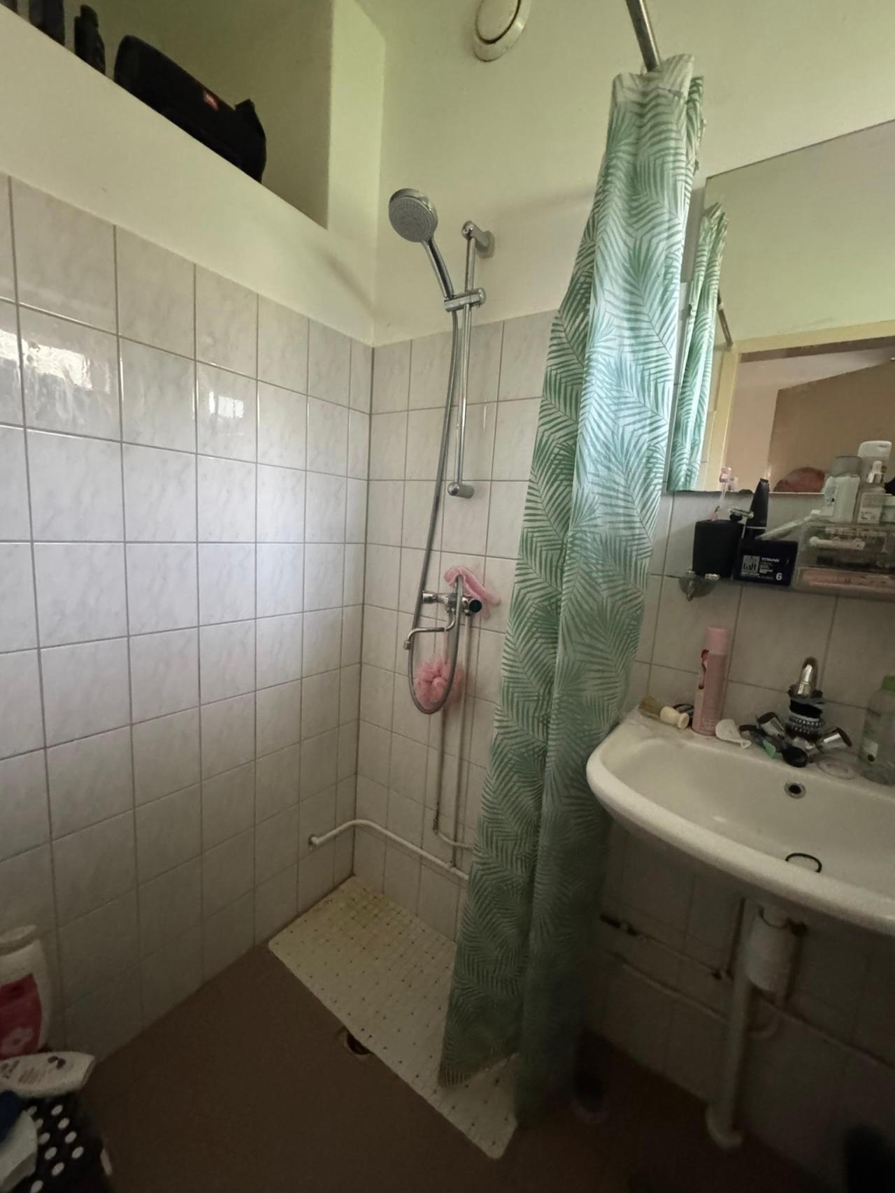 housePhoto