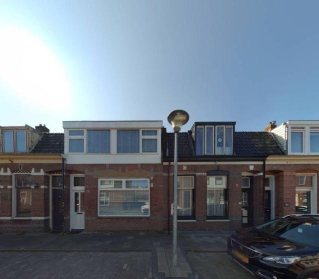 vrije-sector-woningen te huur op Van Hogendorpstraat 5