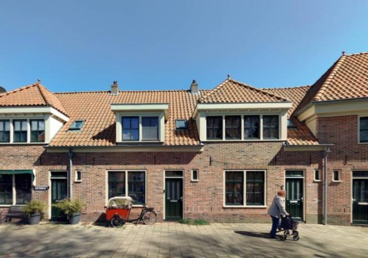 housePhoto