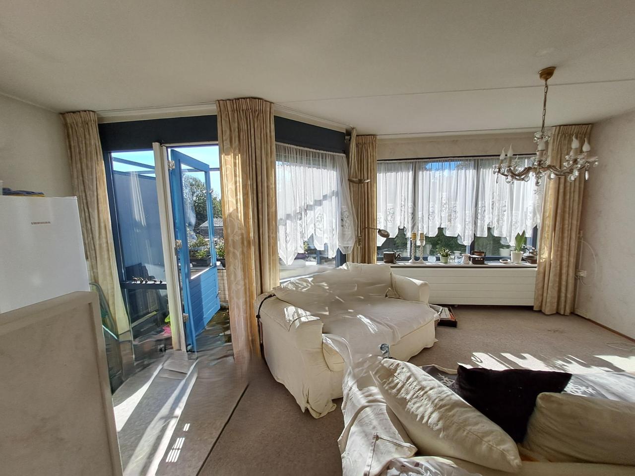 housePhoto