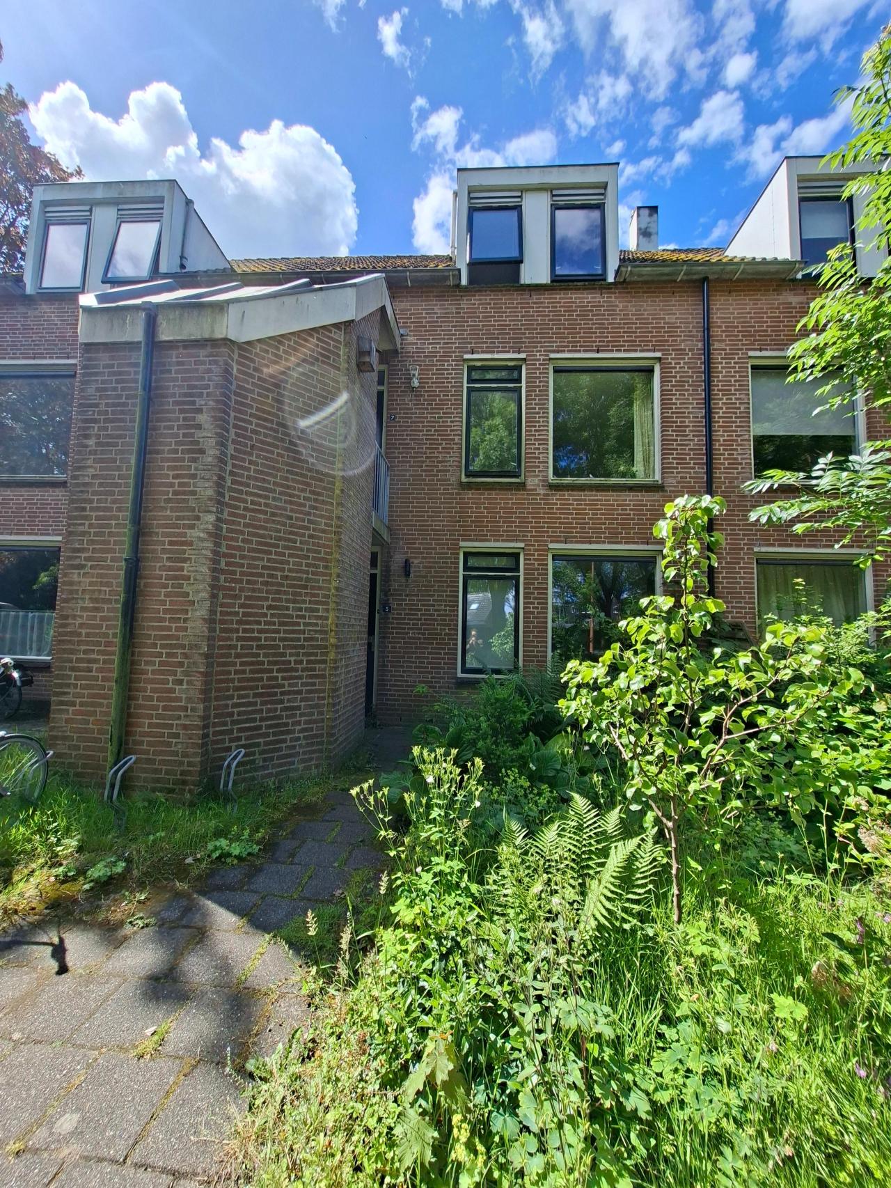 housePhoto