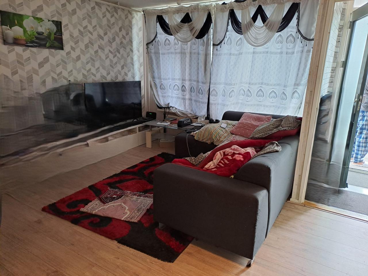 housePhoto