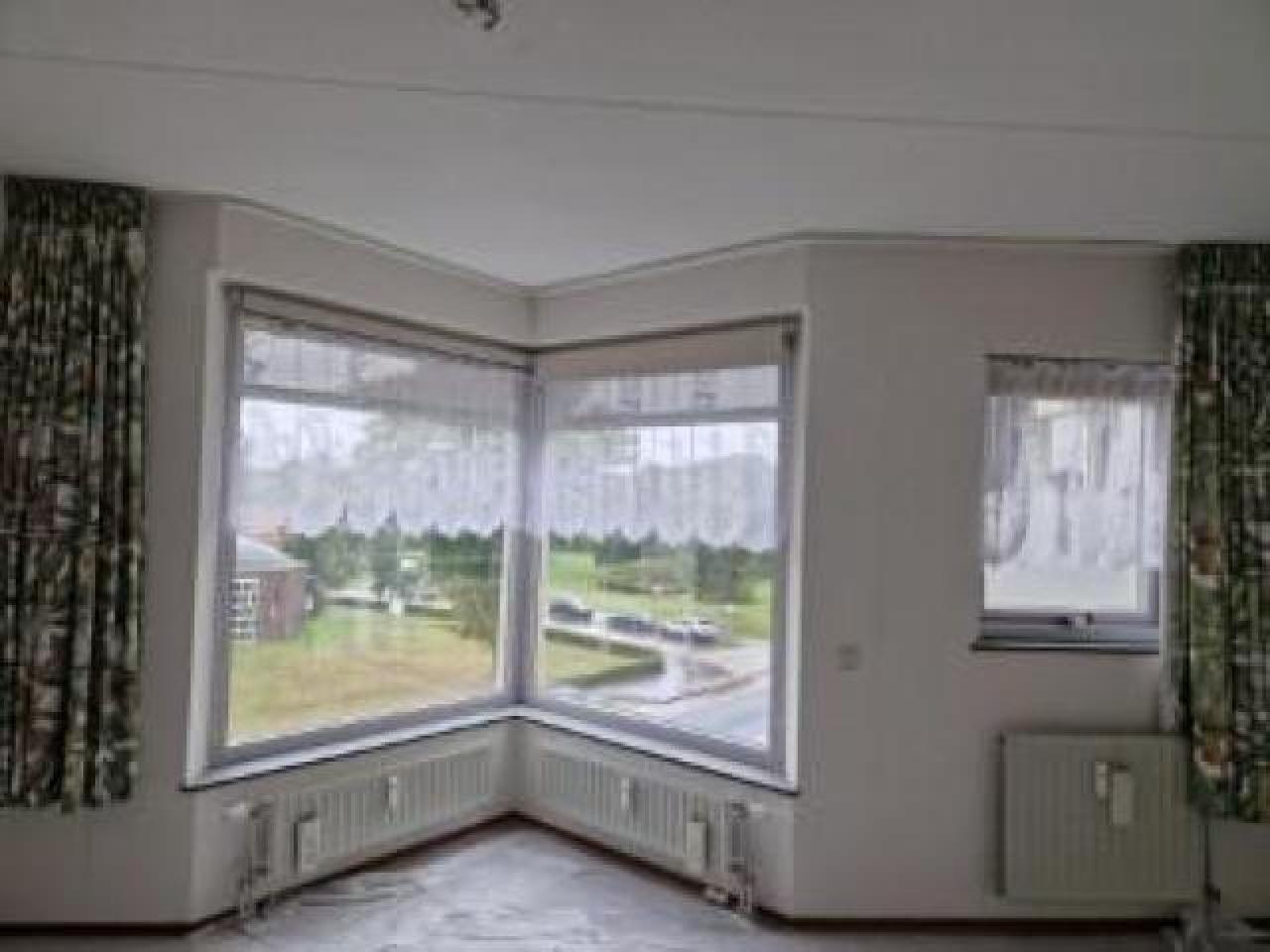 housePhoto