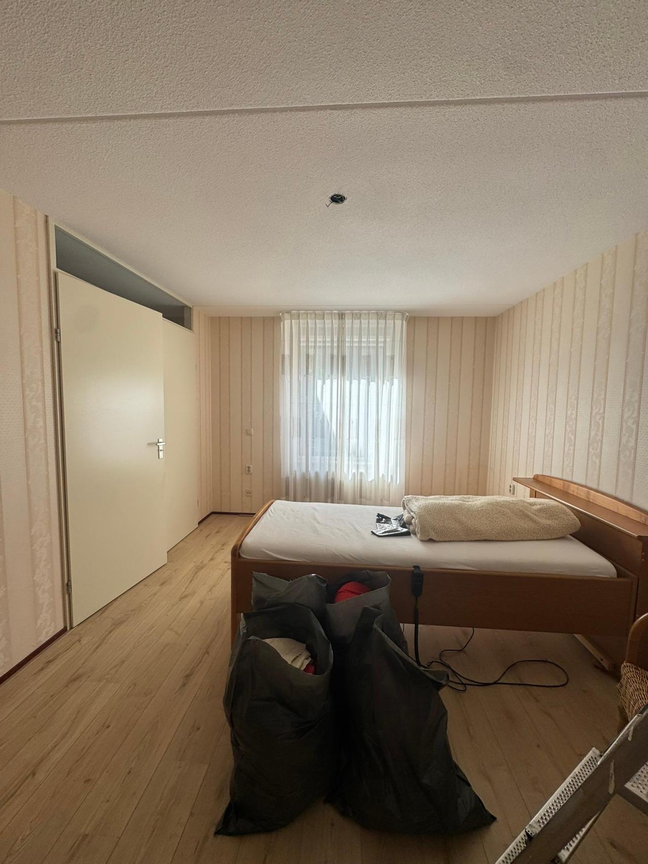 housePhoto