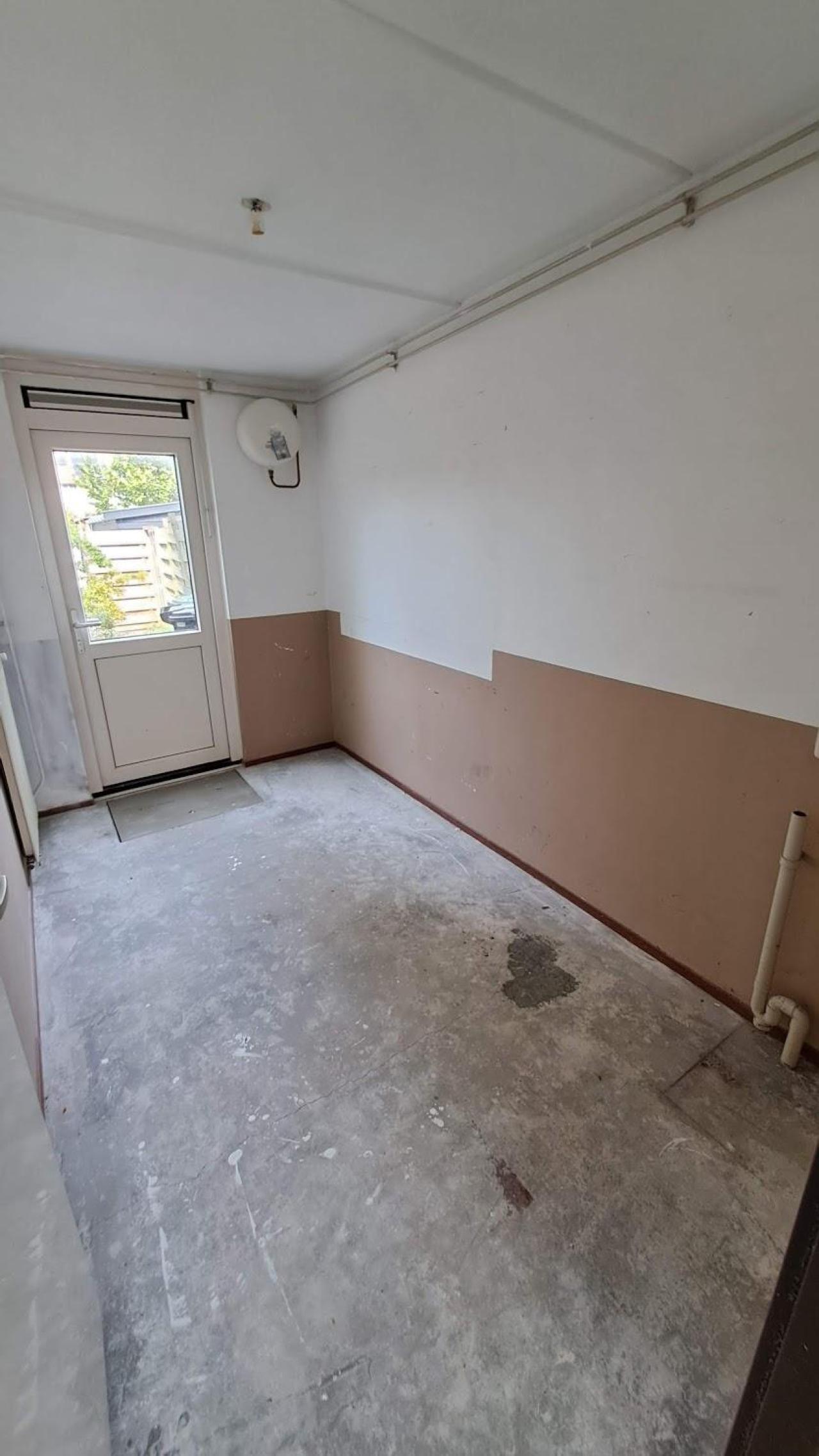 housePhoto