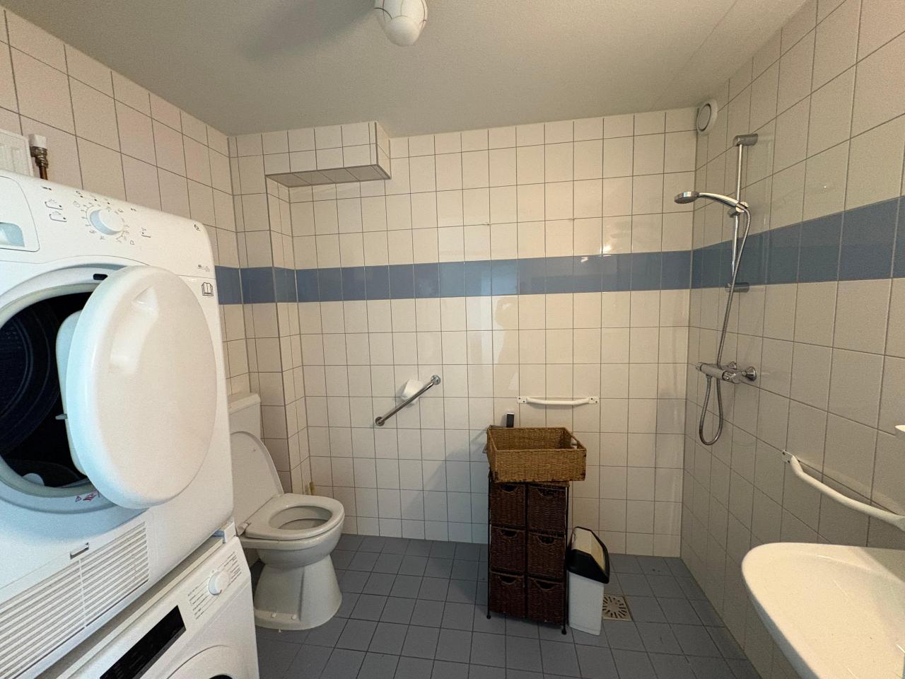 housePhoto