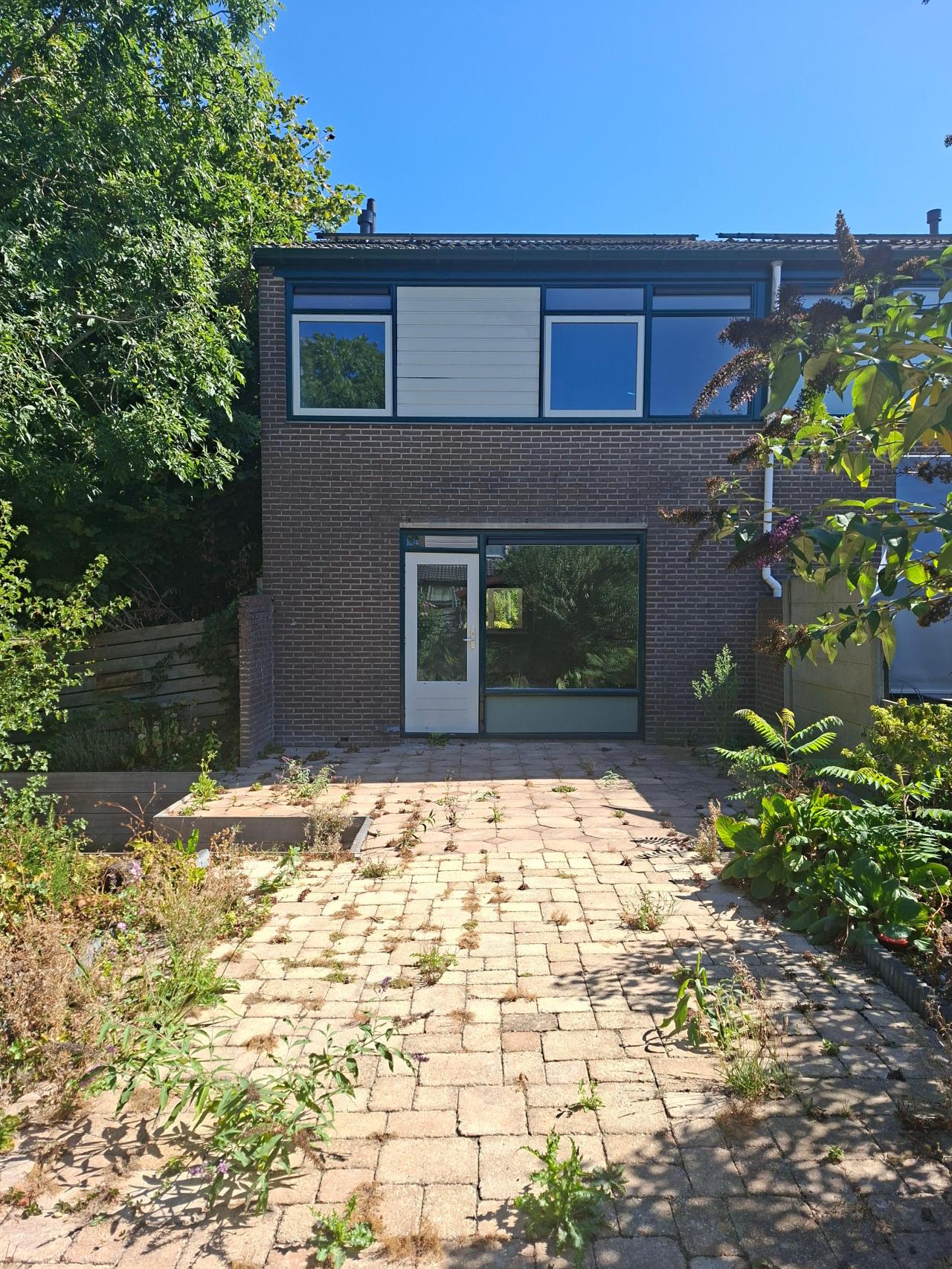 housePhoto