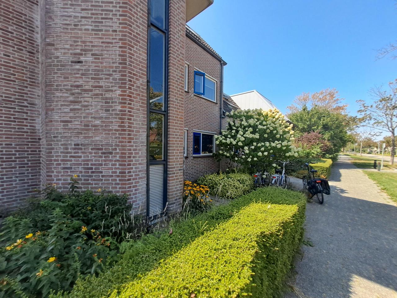 housePhoto