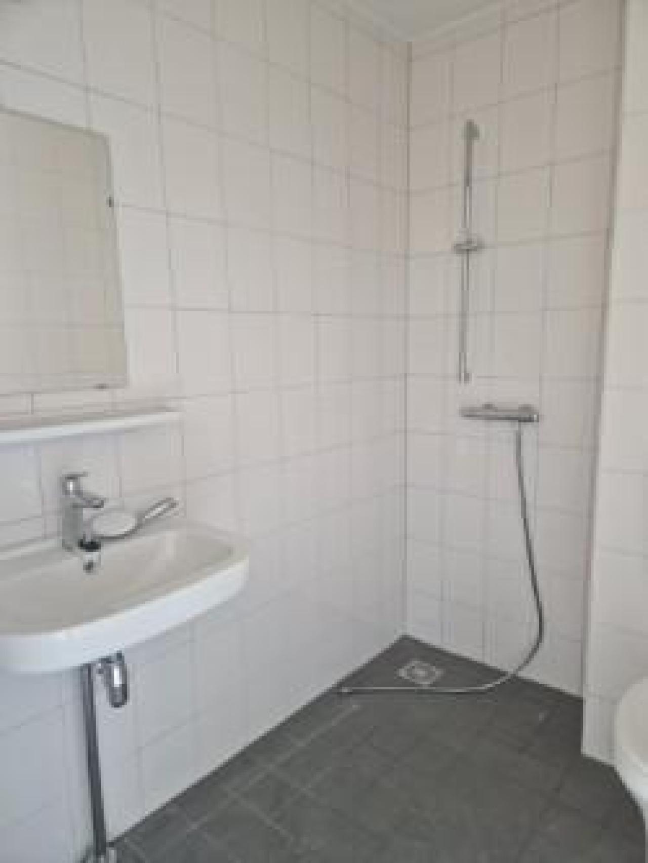 housePhoto