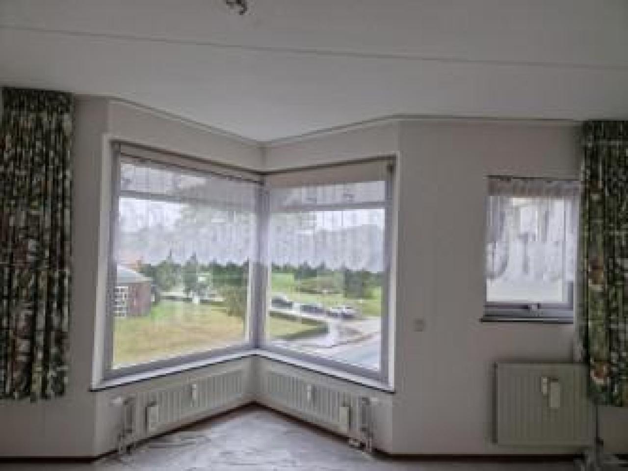 housePhoto