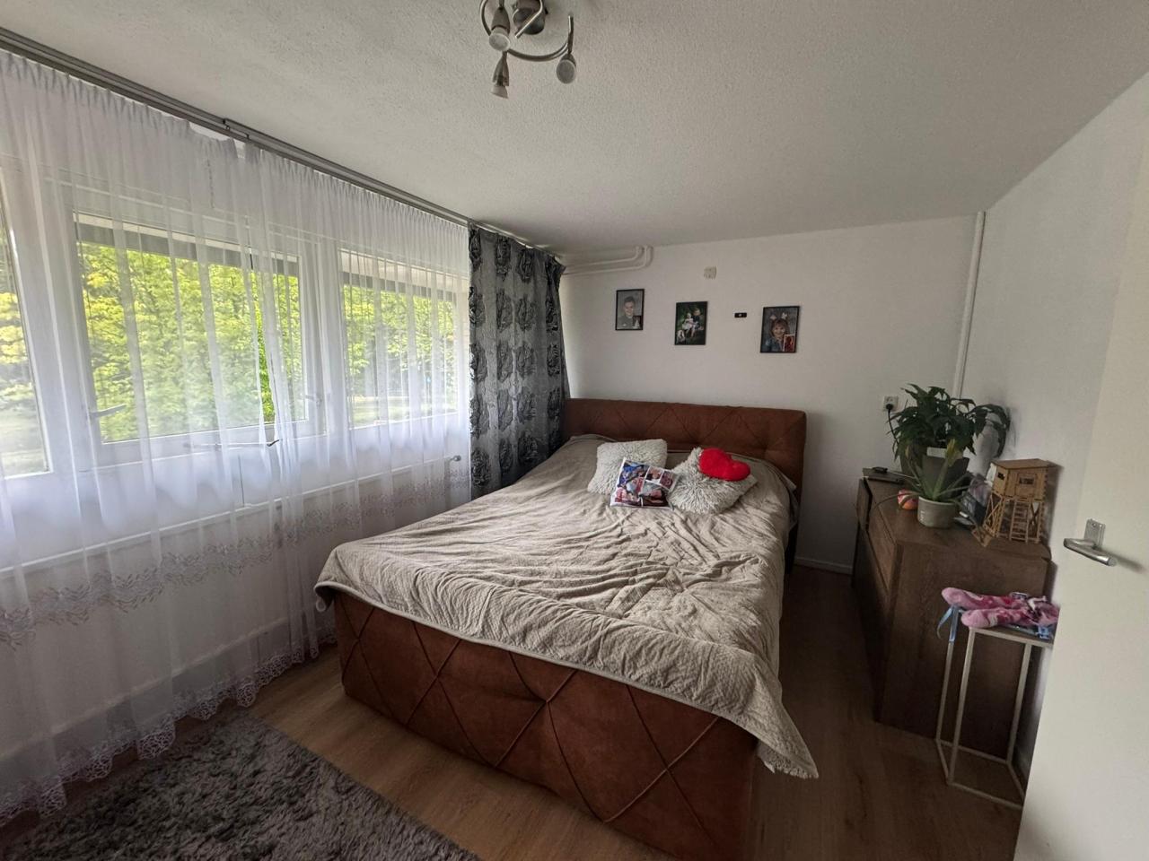housePhoto