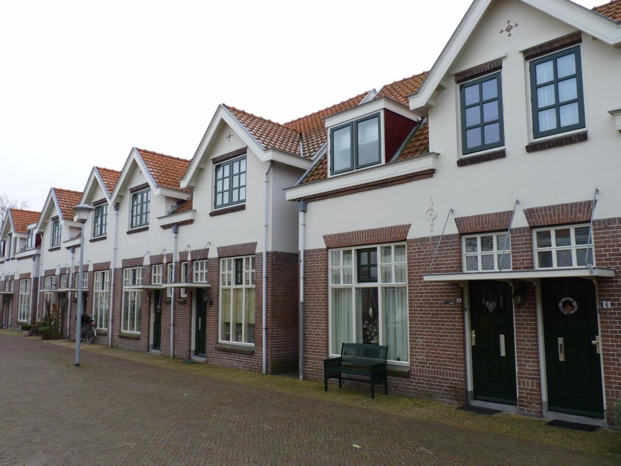 private-rentals for rent on Van Hogendorpstraat 10